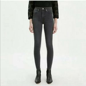 Levi’s high rise skinny jeans